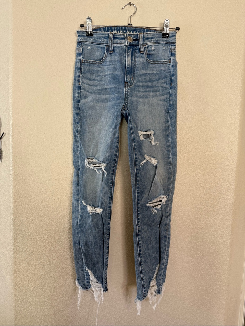American Eagle Outfitters Women’s Ripped Super HiRise Jegging Cropped Jeans